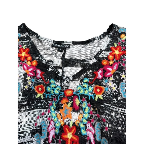 Dor dor Shirt Womens Small Black White Embroidered Mesh Bell Sleeve Boho Tunic - Picture 2 of 4